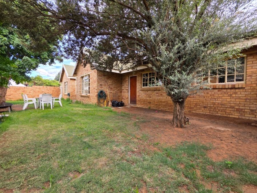 2 Bedroom Property for Sale in Heuwelsig Free State